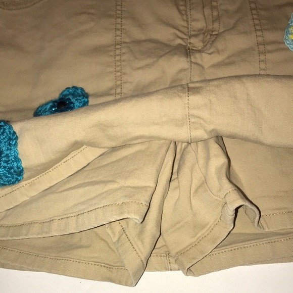 Women’s UPCYCLED EUC Sz 9 HAND CRAFTED, CROCHETED Chic Tan with Blue Crochet - Picture 11 of 16